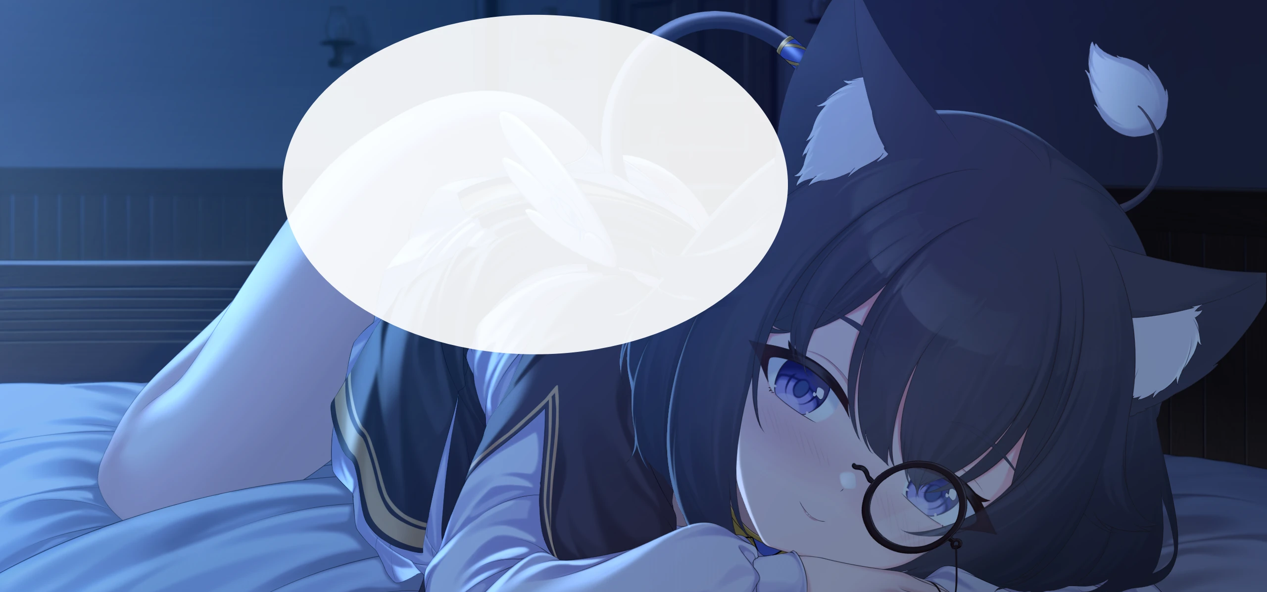 在夜晚，那只平日用魔法伪装自己真身的小母猫，会卸去伪装，用她最真实的模样蹭蹭你的胸口