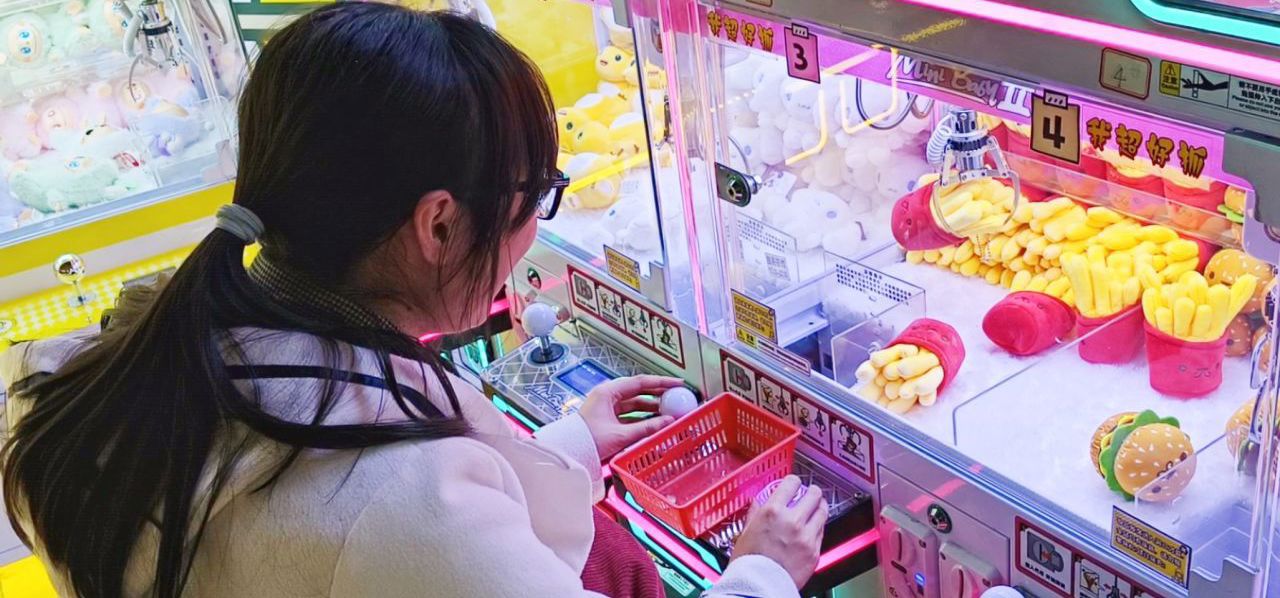 和同组画师妹子成功面姬目睹把妹神技？还瞻仰了全国最帅青年！